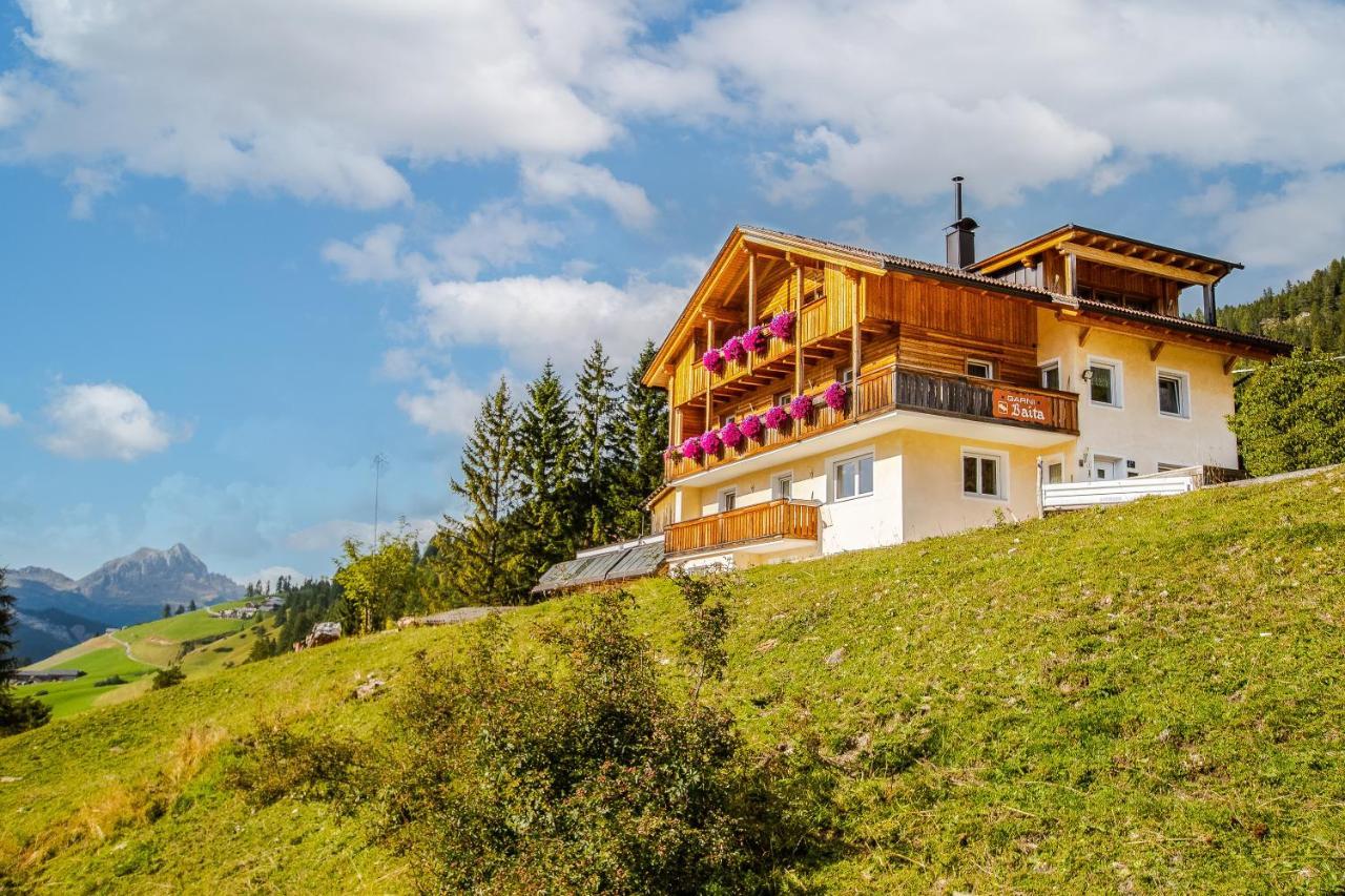 Garni Baita San Cassiano  Bagian luar foto