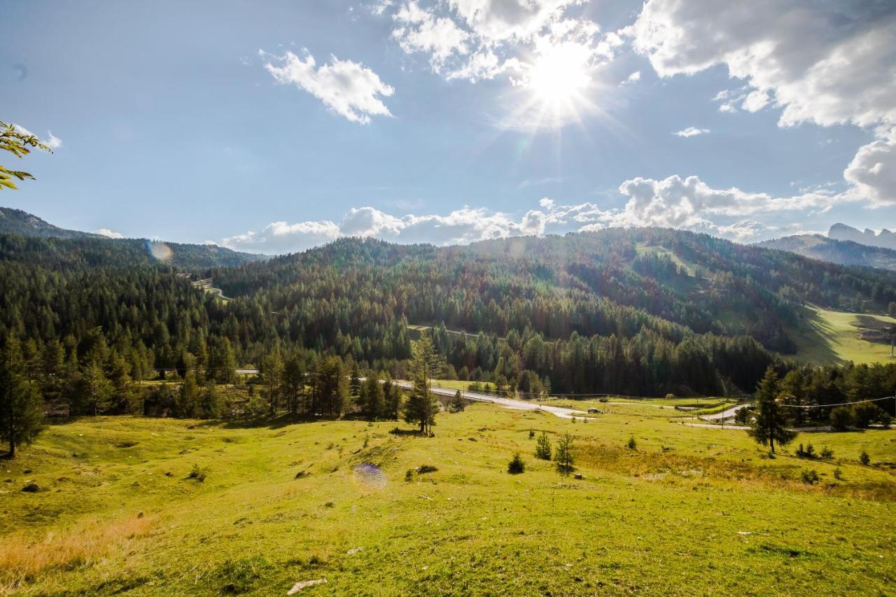 Garni Baita San Cassiano  Bagian luar foto