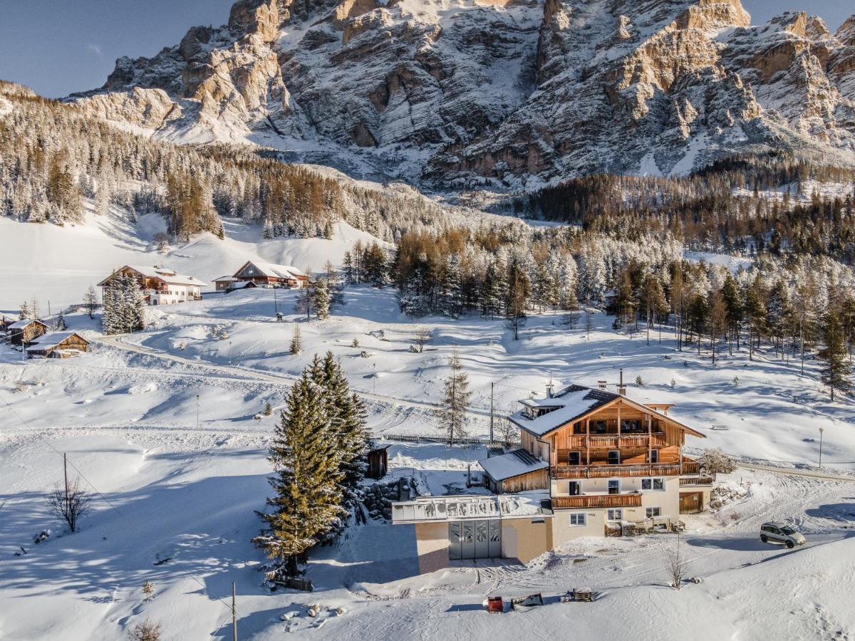 Garni Baita San Cassiano  Bagian luar foto